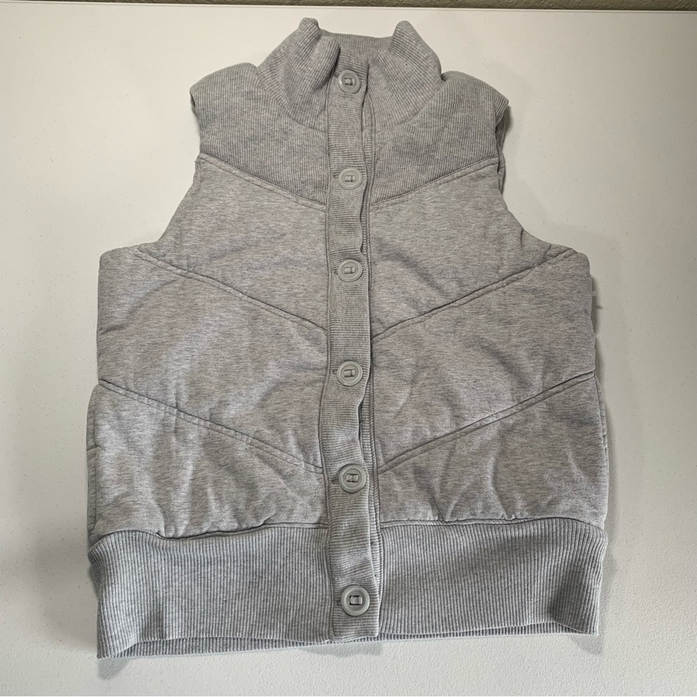 OLD NAVY WOMENS MEDIUM LIGHT GRAY PUFF VEST SOFT WARM LIGHTWEIGHT